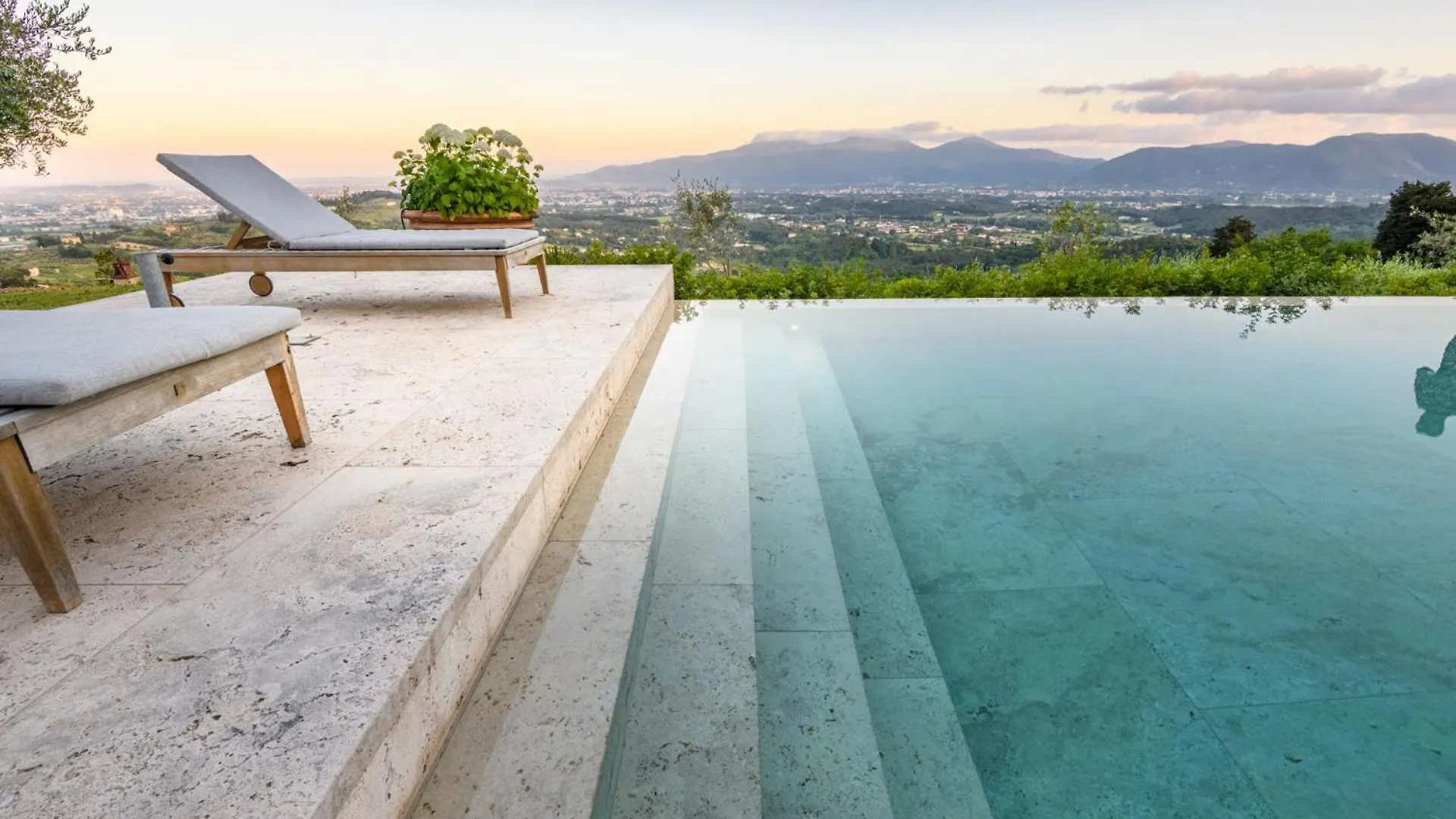 Villa Sunset, Luxury Farmhouse With Infinity Pool Lucca 0*,