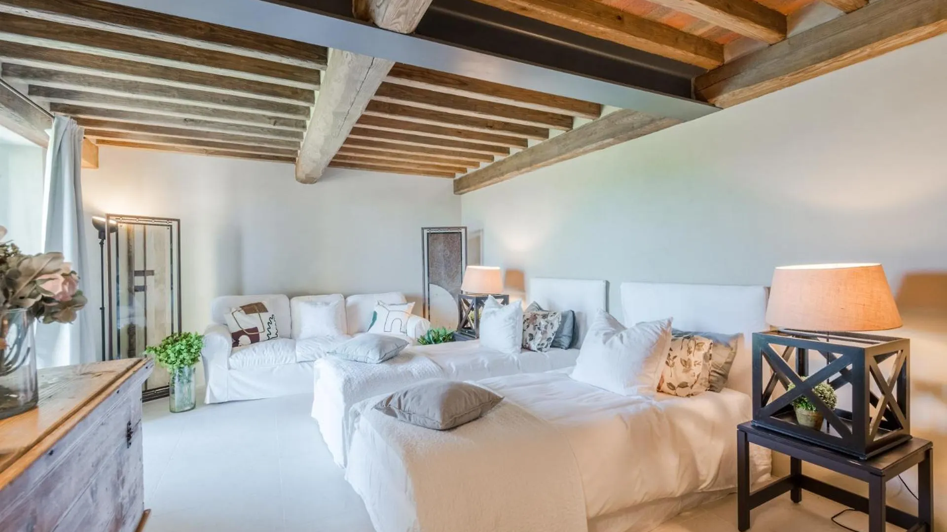 Villa Sunset, Luxury Farmhouse With Infinity Pool Lucca