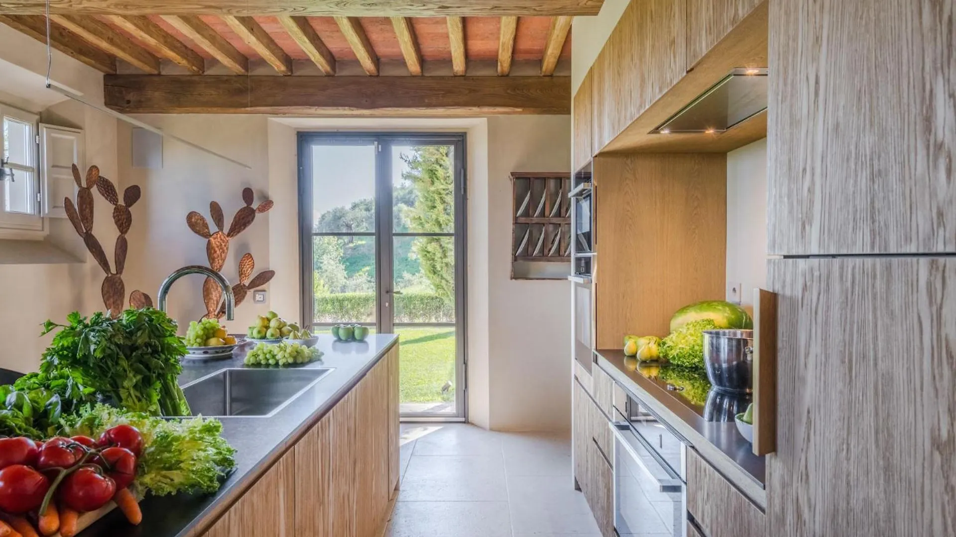 Villa Sunset, Luxury Farmhouse With Infinity Pool Lucca